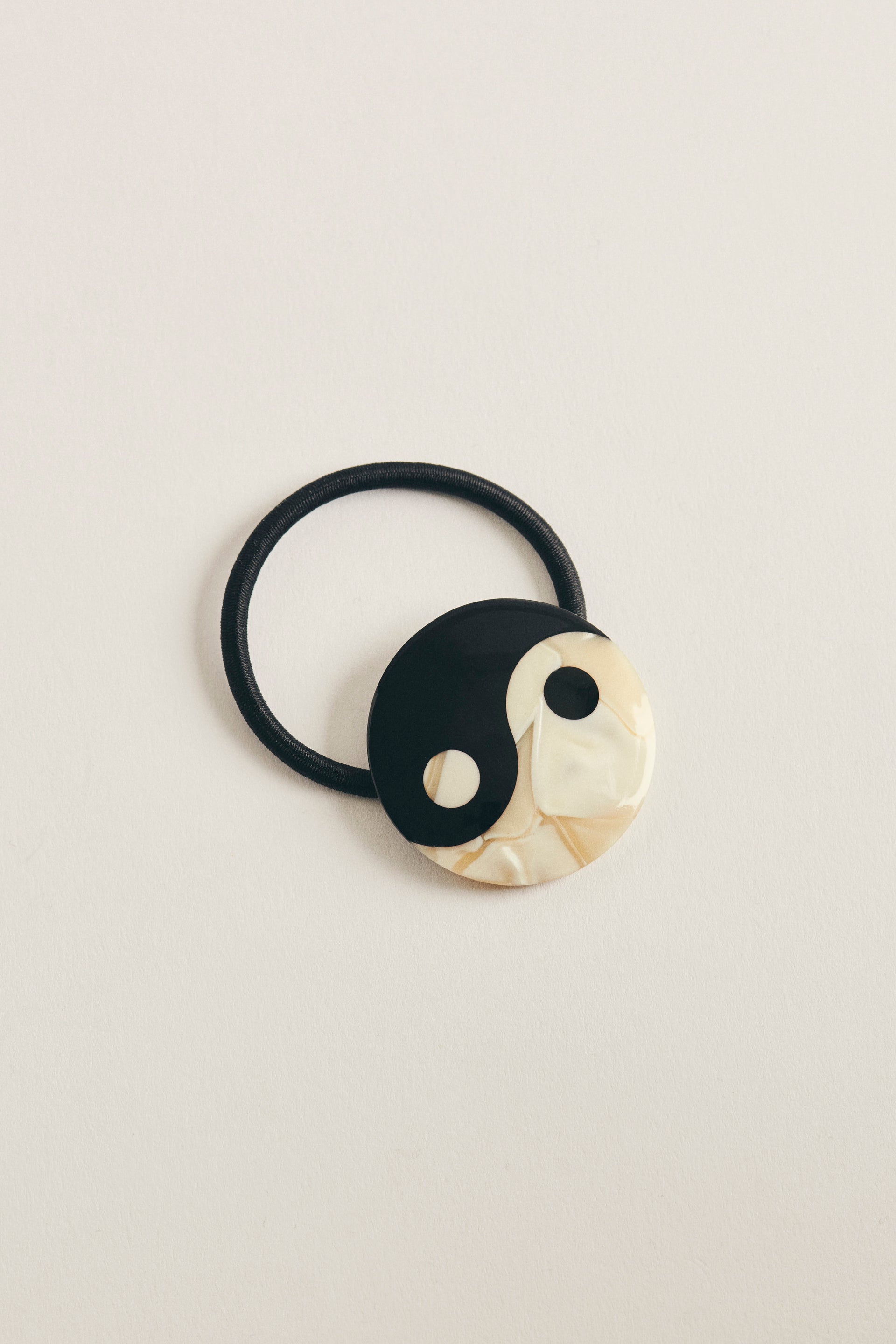 ayalo yinyang hårelastik sort hvid