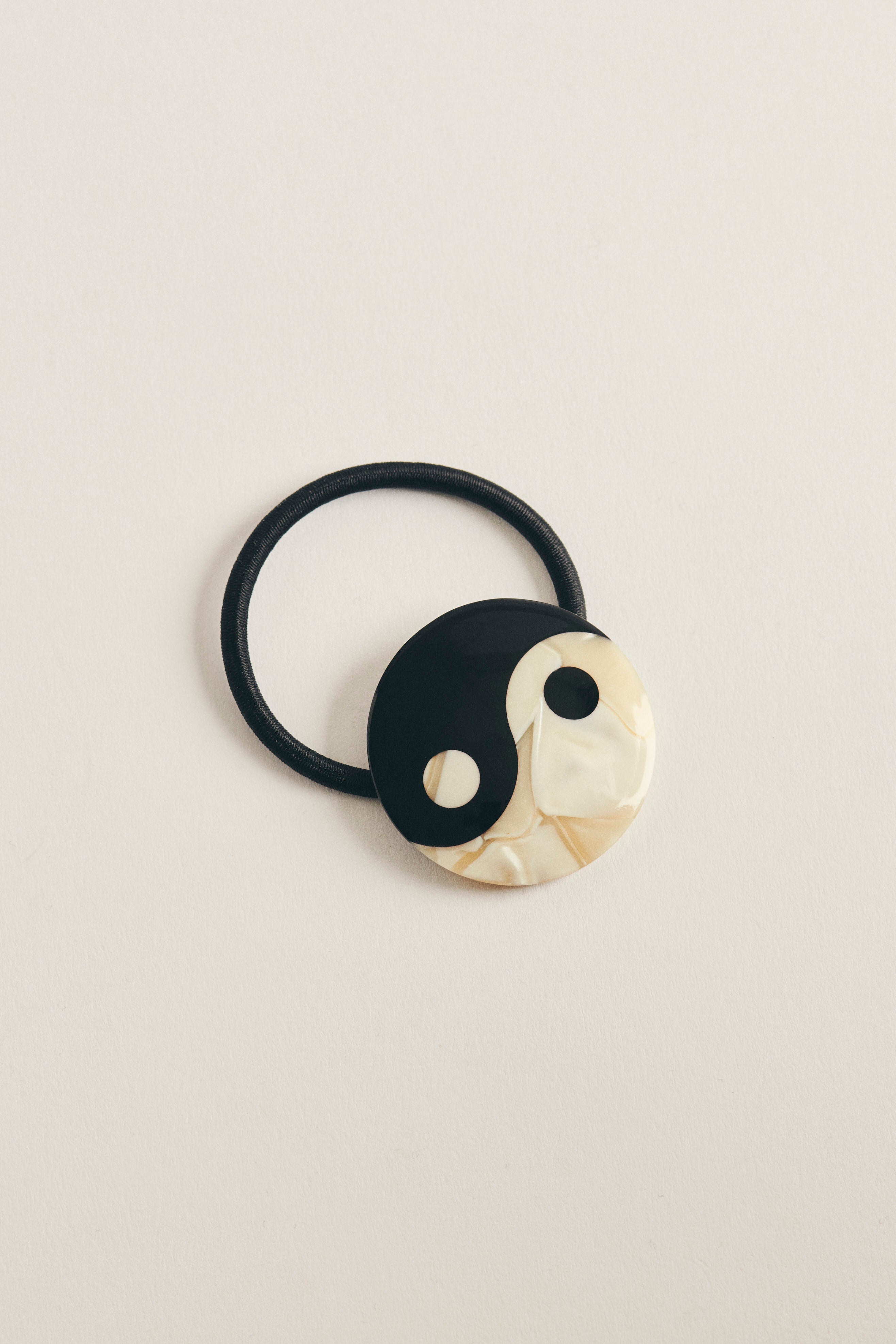 ayalo yinyang hårelastik sort hvid